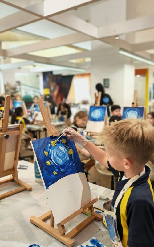 Painting class in Dubai